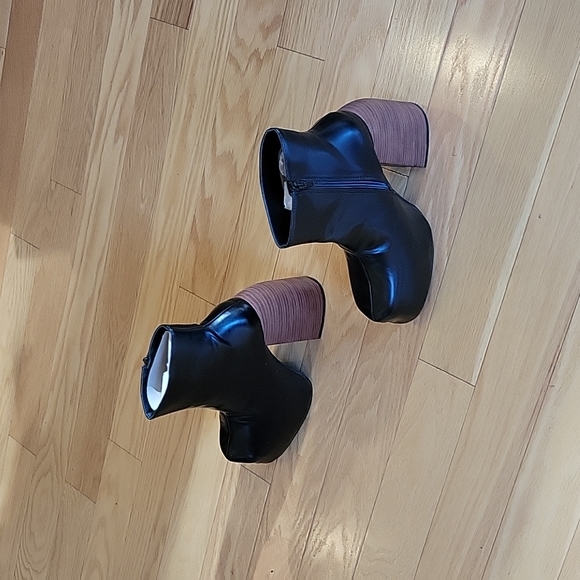 Nasty Gal Faux Leather Platform Ankle Bootie - Picture 6 of 15